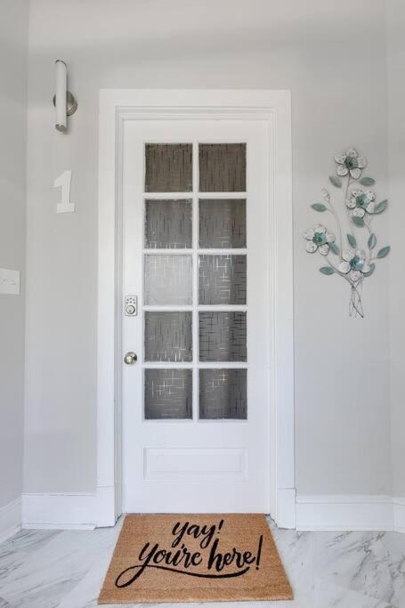 E1 Centrally Located In Carytown Fully Fenced Richmond Bagian luar foto