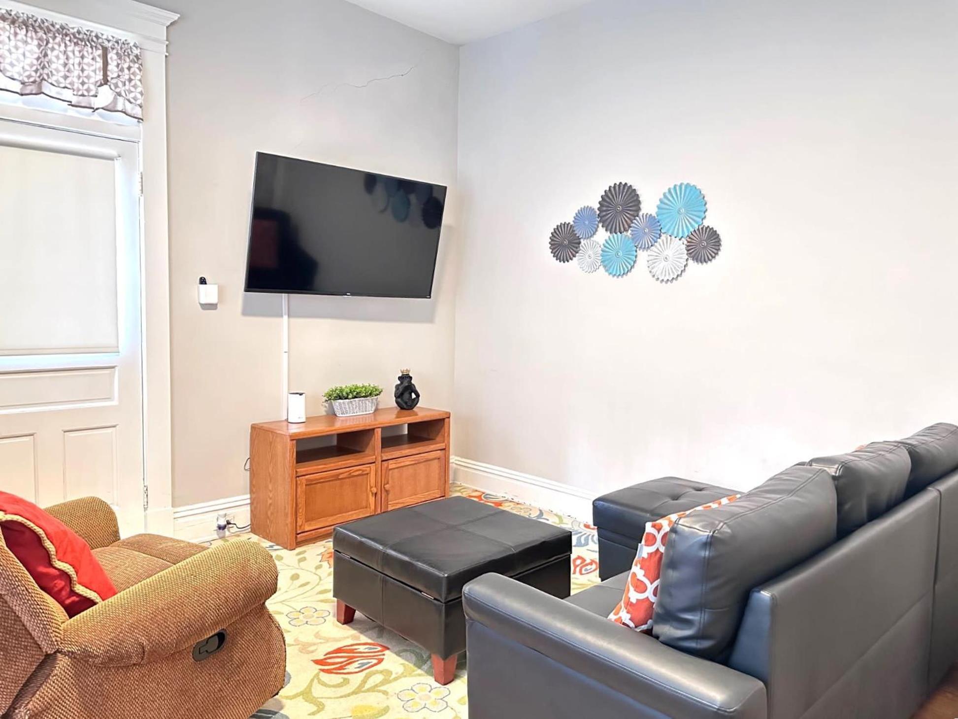 E1 Centrally Located In Carytown Fully Fenced Richmond Bagian luar foto