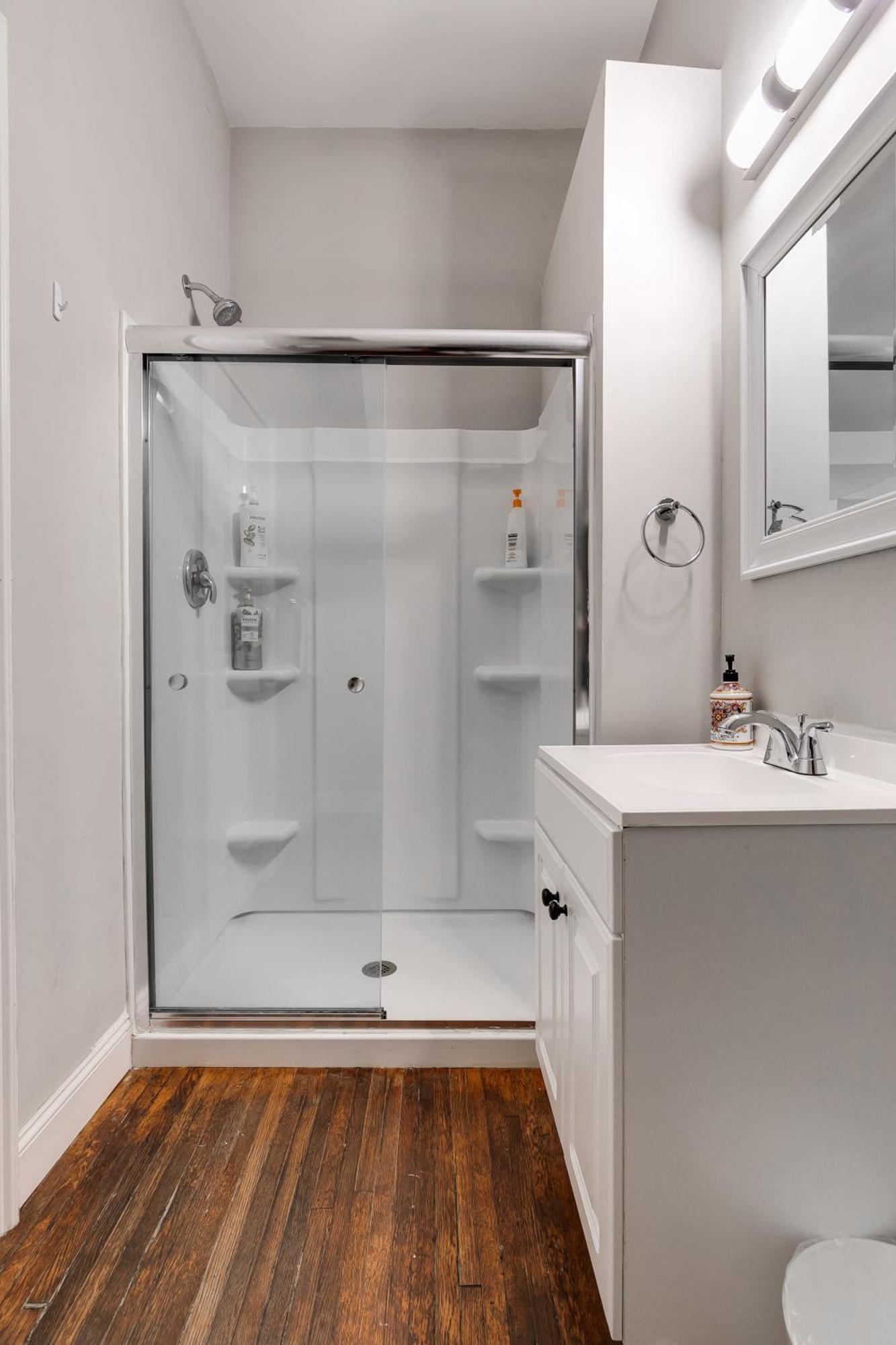 E1 Centrally Located In Carytown Fully Fenced Richmond Bagian luar foto